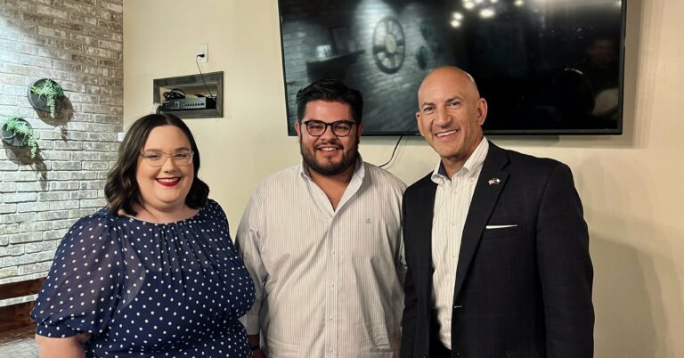 Texans know a Personal Option in health care is right for them. Here, AFP-Texas Engagement Director James Mayville poses for a photo with State Rep. Matt Shaheen at a dinner where the two discussed Texas health care solutions with the Collin County Republicans.